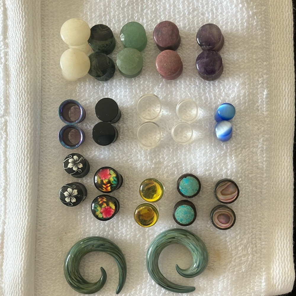 15 Pairs of 00 Gauges